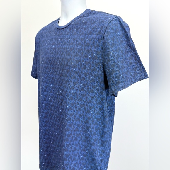 🛍️DALYDRESS Navy blue geometric print Men’s pullover size L. - Picture 3 of 12